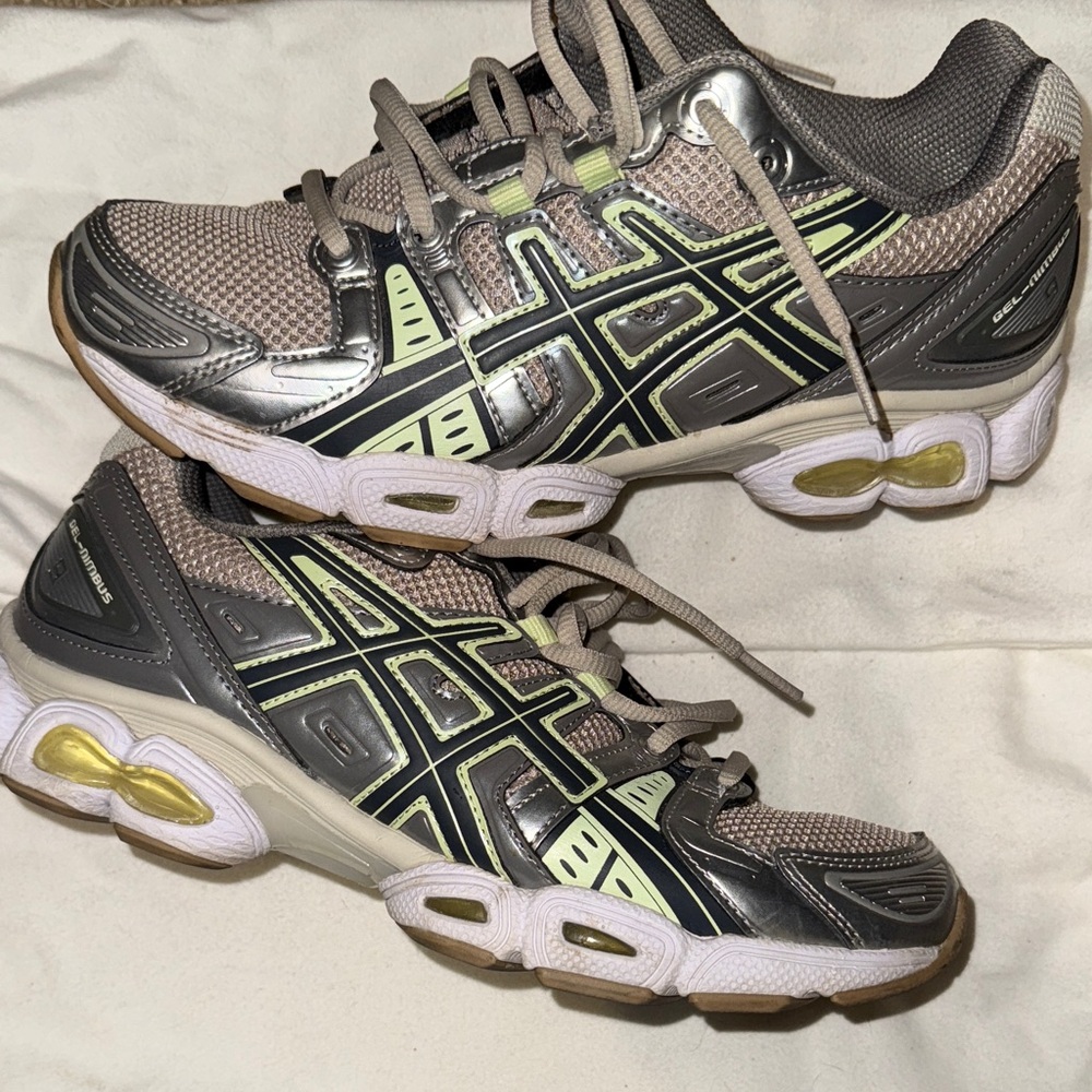 Asics Gel Nimbus 9 Sneakers in Gray and Light Green